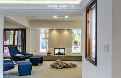 Imagem: A casa em condomínio possui 4 Dormitórios, 5 Banheiros, 3