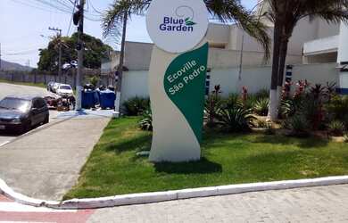 Imagem: A casa possui 3 Dormitórios, 3 Banheiros, 1 Vaga na garagem