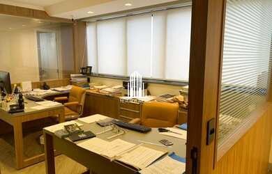 Imagem: O depósito possui 3 Vagas na garagem, 75m² de Área e está