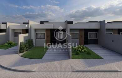 Imagem: A casa possui 2 Dormitórios, 1 Banheiro, 2 Vagas na garagem