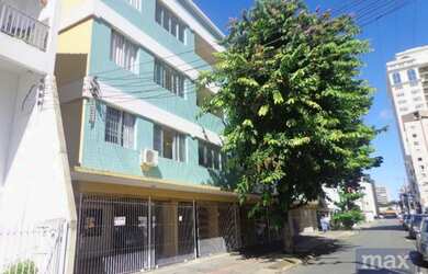 Imagem: O apartamento possui 1 Dormitório, 1 Banheiro, 1 Vaga na garagem