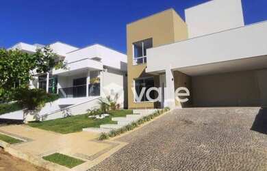 Imagem: A casa em condomínio possui 3 Dormitórios, 4 Banheiros, 250m²