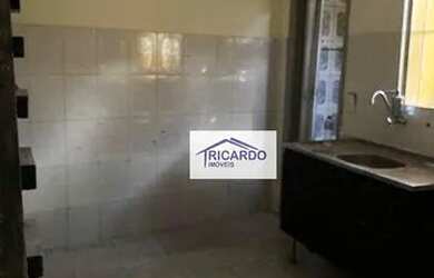 Imagem: A casa possui 3 Dormitórios, 1 Banheiro, 1 Vaga na garagem