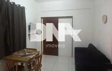 Imagem: A kitnet possui 1 Banheiro, 32m² de Área e está localizado