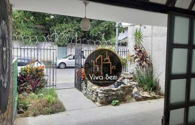 Imagem: A casa possui 5 Dormitórios, 3 Banheiros e está localizado