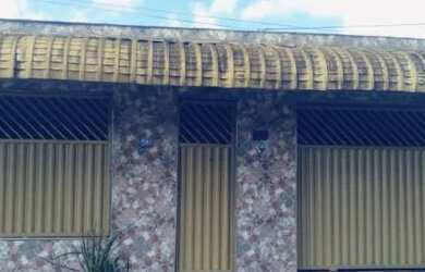 Imagem: A casa possui 3 Dormitórios, 3 Banheiros, 2 Vagas na garagem