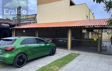 Imagem: A casa possui 3 Dormitórios, 3 Banheiros, 2 Vagas na garagem