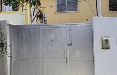 Imagem: A casa possui 2 Dormitórios, 2 Banheiros, 1 Vaga na garagem