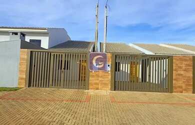 Imagem: A casa possui 3 Dormitórios, 3 Banheiros, 4 Vagas na garagem