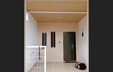 Imagem: A casa possui 2 Dormitórios, 1 Banheiro, 1 Vaga na garagem