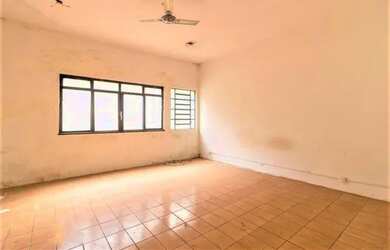 Imagem: A casa em condomínio possui 1 Dormitório, 5 Banheiros, 5 Vagas