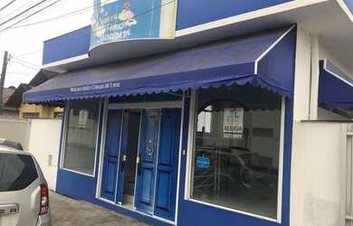 Imagem: A casa possui 3 Dormitórios, 2 Banheiros, 200m² de Área e