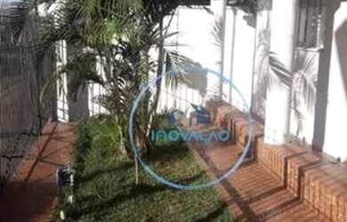 Imagem: A casa possui 2 Dormitórios, 1 Banheiro, 5 Vagas na garagem