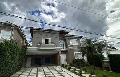 Imagem: A casa em condomínio possui 4 Dormitórios, 4 Banheiros, 2