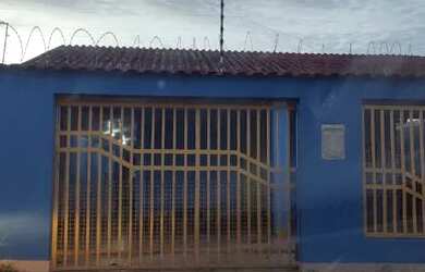 Imagem: A casa possui 2 Dormitórios, 3 Banheiros, 3 Vagas na garagem