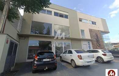 Imagem: O depósito possui 4 Vagas na garagem, 326m² de Área e está