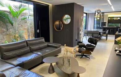 Imagem: A casa em condomínio possui 3 Dormitórios, 5 Banheiros, 4