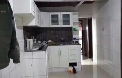 Imagem: A casa possui 2 Dormitórios, 2 Banheiros, 2 Vagas na garagem