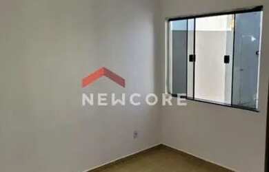 Imagem: A casa possui 3 Dormitórios, 2 Banheiros, 2 Vagas na garagem