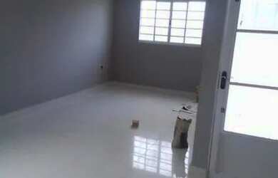 Imagem: A casa possui 3 Dormitórios, 2 Banheiros, 5 Vagas na garagem