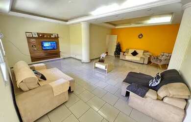 Imagem 6: Casa com 3 Quartos e 3 banheiros à Venda, 270 m² por R$ 800.000