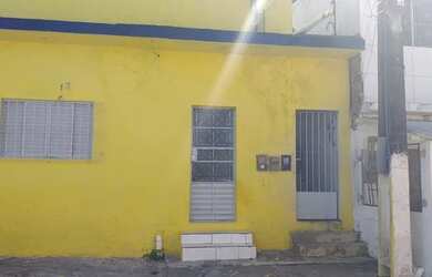 Imagem: A casa possui 2 Dormitórios, 1 Banheiro e está localizado