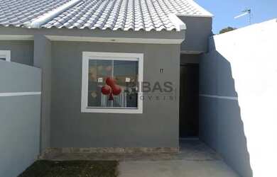 Imagem: A casa possui 2 Dormitórios, 1 Banheiro, 2 Vagas na garagem