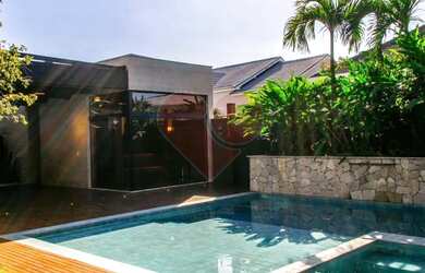 Imagem 4: CASA À VENDA CONDOMÍNIO SANTA MÔNICA JARDINS 6 SUÍTES ALTO PADRÃO...