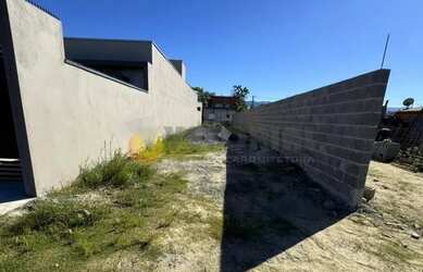 Imagem: O terreno possui 174m² de Área e está localizado em Balneário