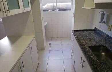 Imagem: O apartamento possui 1 Dormitório, 1 Banheiro, 1 Vaga na garagem