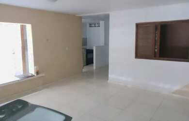 Imagem: A casa possui 5 Dormitórios, 2 Banheiros, 1 Vaga na garagem