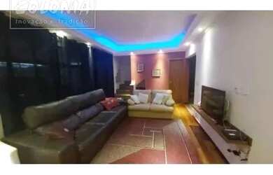 Imagem: A casa possui 3 Dormitórios, 5 Banheiros, 3 Vagas na garagem