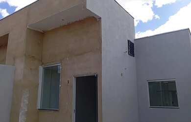 Imagem: A casa à venda possui 3 Dormitórios e 1 Banheiro e está localizado