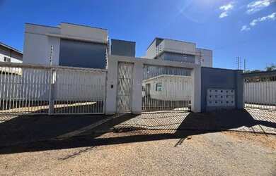 Imagem: A casa em condomínio possui 3 Dormitórios, 3 Banheiros, 2