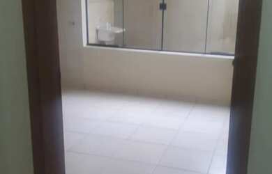 Imagem 2: Alugo apt 2 q, um gardem e vaga vagão p uma moto e um carro do shopping....