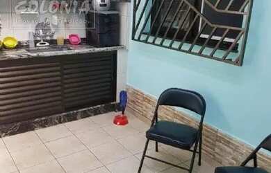 Imagem: A casa possui 4 Dormitórios, 4 Banheiros, 4 Vagas na garagem