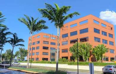 Imagem: O depósito possui 5 Vagas na garagem, 193m² de Área e está