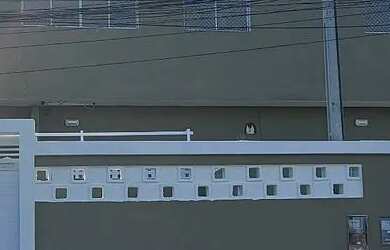 Imagem: A casa possui 3 Dormitórios, 2 Banheiros, 70m² de Área e