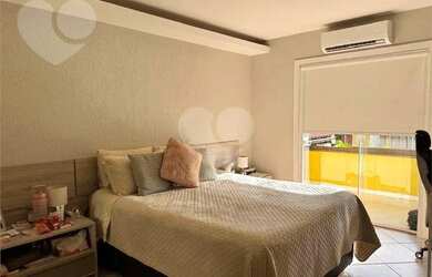 Imagem: A casa em condomínio possui 3 Dormitórios, 4 Banheiros, 2