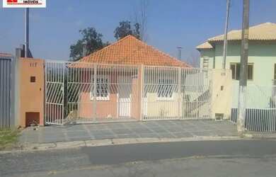 Imagem: A casa em condomínio possui 3 Dormitórios, 1 Banheiro, 2 Vagas