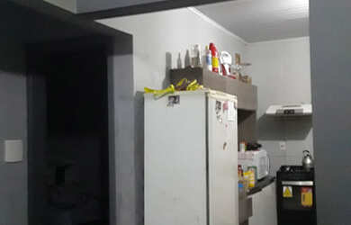 Imagem: A casa possui 2 Dormitórios, 1 Banheiro, 2 Vagas na garagem