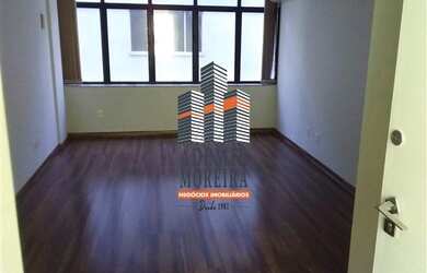 Imagem: O depósito possui 3 Vagas na garagem e 138m² de Área e está