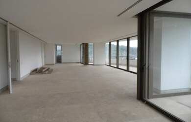 Imagem: O apartamento possui 4 Dormitórios, 5 Banheiros, 5 Vagas na