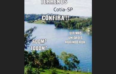 Imagem: O terreno possui 600m² de Área e está localizado em Veloso