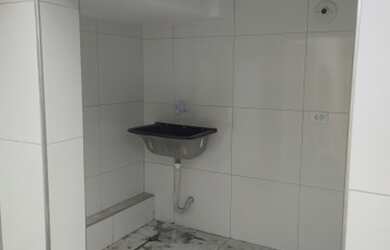 Imagem 13: Quarto e Cozinha. Ao lado da Avenida. Aceita Depósito