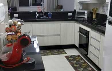 Imagem: O apartamento possui 2 Dormitórios, 1 Banheiro, 1 Vaga na garagem