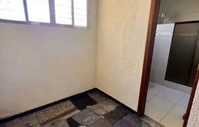 Imagem: A casa possui 5 Dormitórios, 4 Banheiros, 4 Vagas na garagem