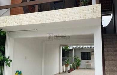 Imagem 2: Casa grande no bairro das Nações em Balneário Camboriú