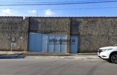 Imagem: A casa possui 2 Dormitórios, 2 Banheiros, 158m² de Área e