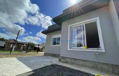 Imagem: A casa possui 2 Dormitórios, 1 Banheiro, 4 Vagas na garagem